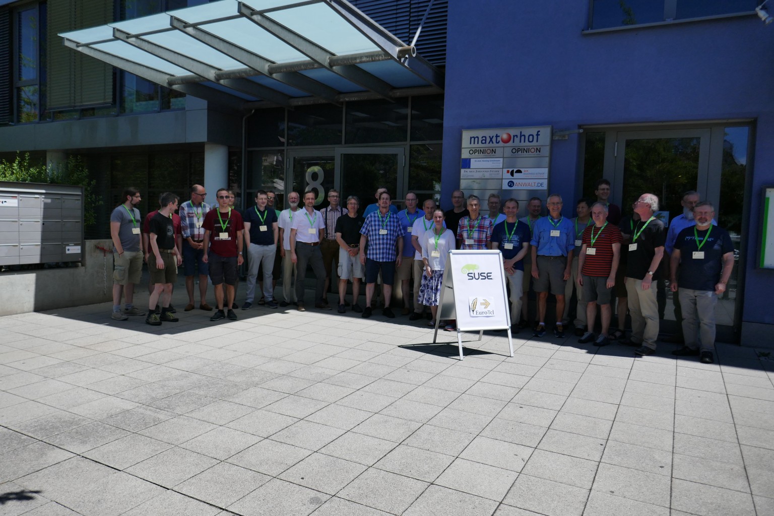 So-00-GroupPhoto2.jpg